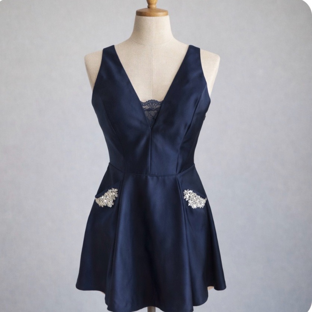 Blondie Nites Navy Homecoming Dress – NWT – Size 9 ✨